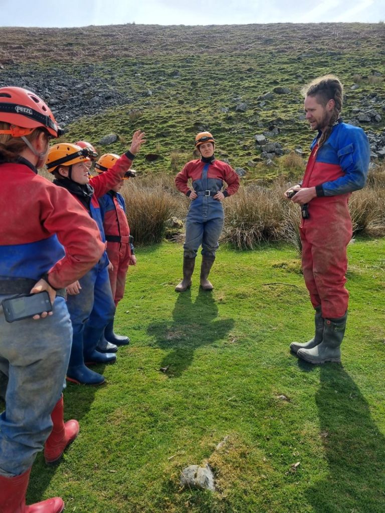 caving instructions with group